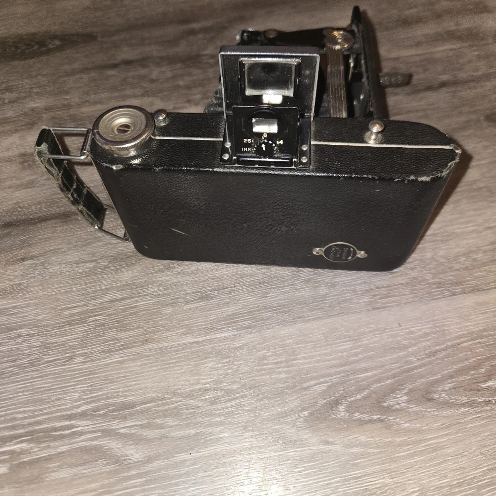 Vintage Kodak Vigilant Junior Six-20 Folding‎ Camera 6x9 Format Untested. No Len